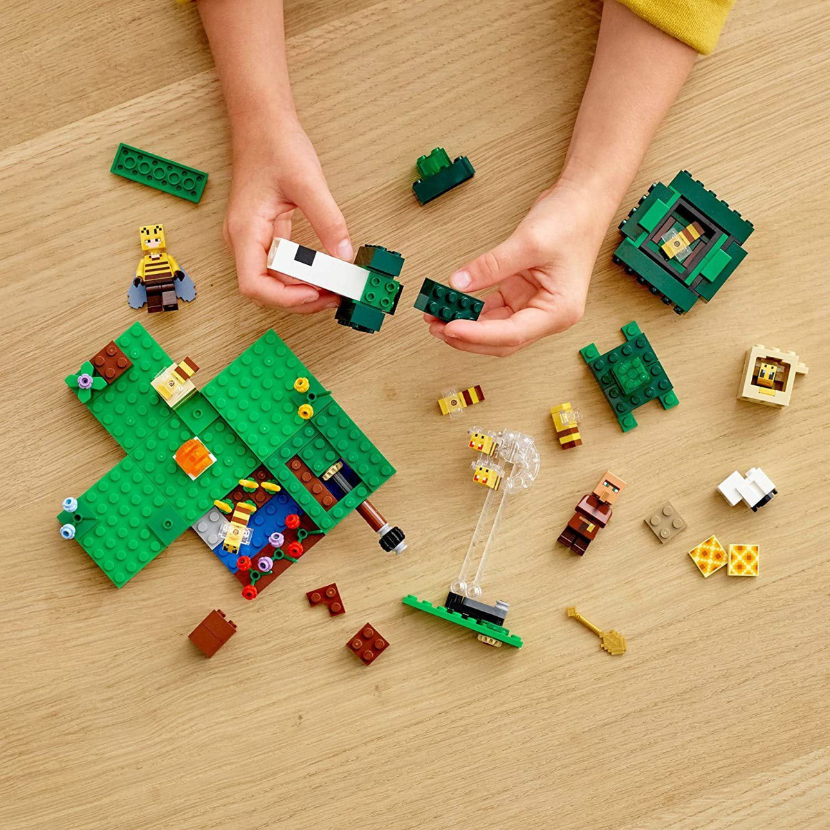 Lego Minecraft The Bee Farm 21165 Ação De Construção De Mine - Imagem 6