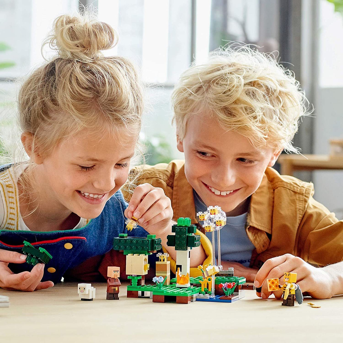 Lego Minecraft The Bee Farm 21165 Ação De Construção De Mine - Imagem 3