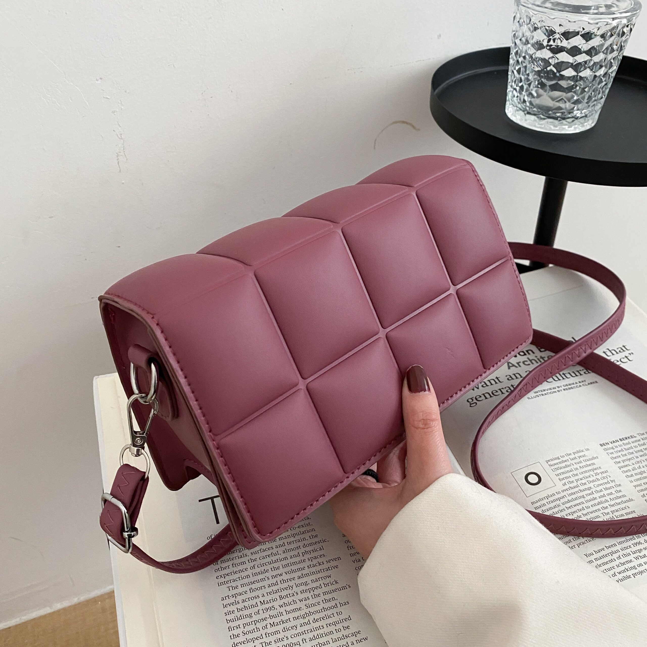 Bolsa Transversal Matelassê - Imagem 7