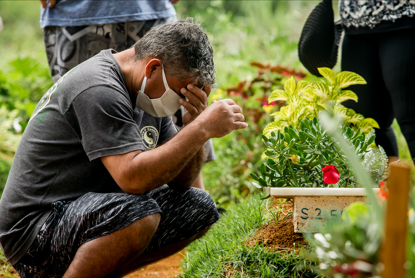 Coronavírus: O luto compartilhado de mais de 160.000 famílias brasileiras no Dia de Finados | Atualidade | EL PAÍS Brasil