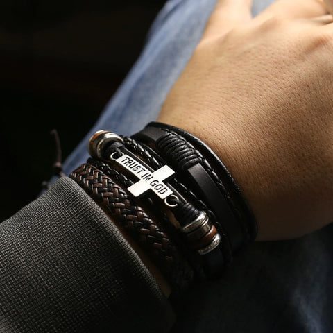 3 pulseiras pelo preço de uma